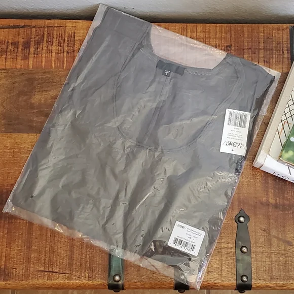 💚 Widow Down Town Tail Tank 💚 - Picture 2 of 8